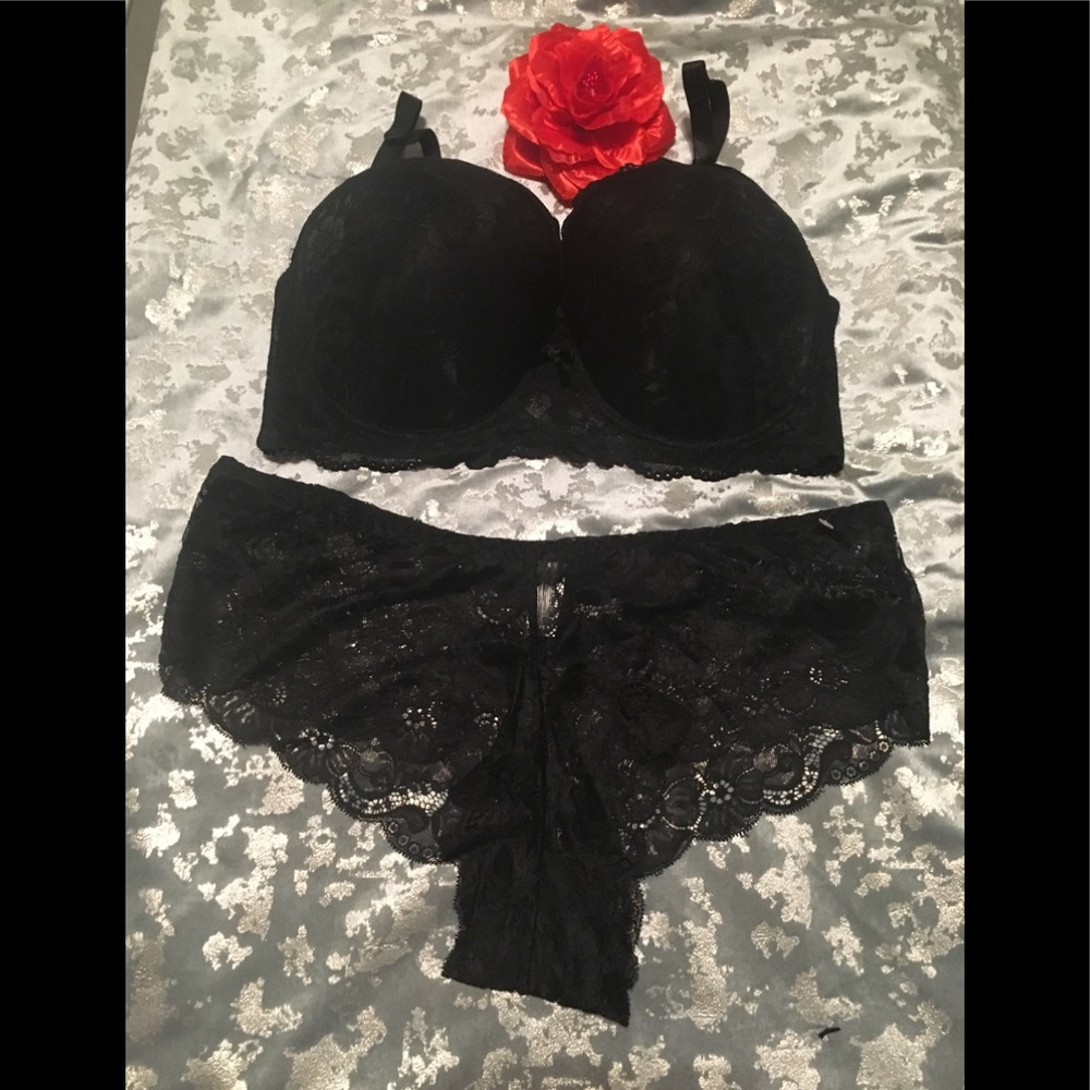 Plus Size Bra Set - Size 42D/2X